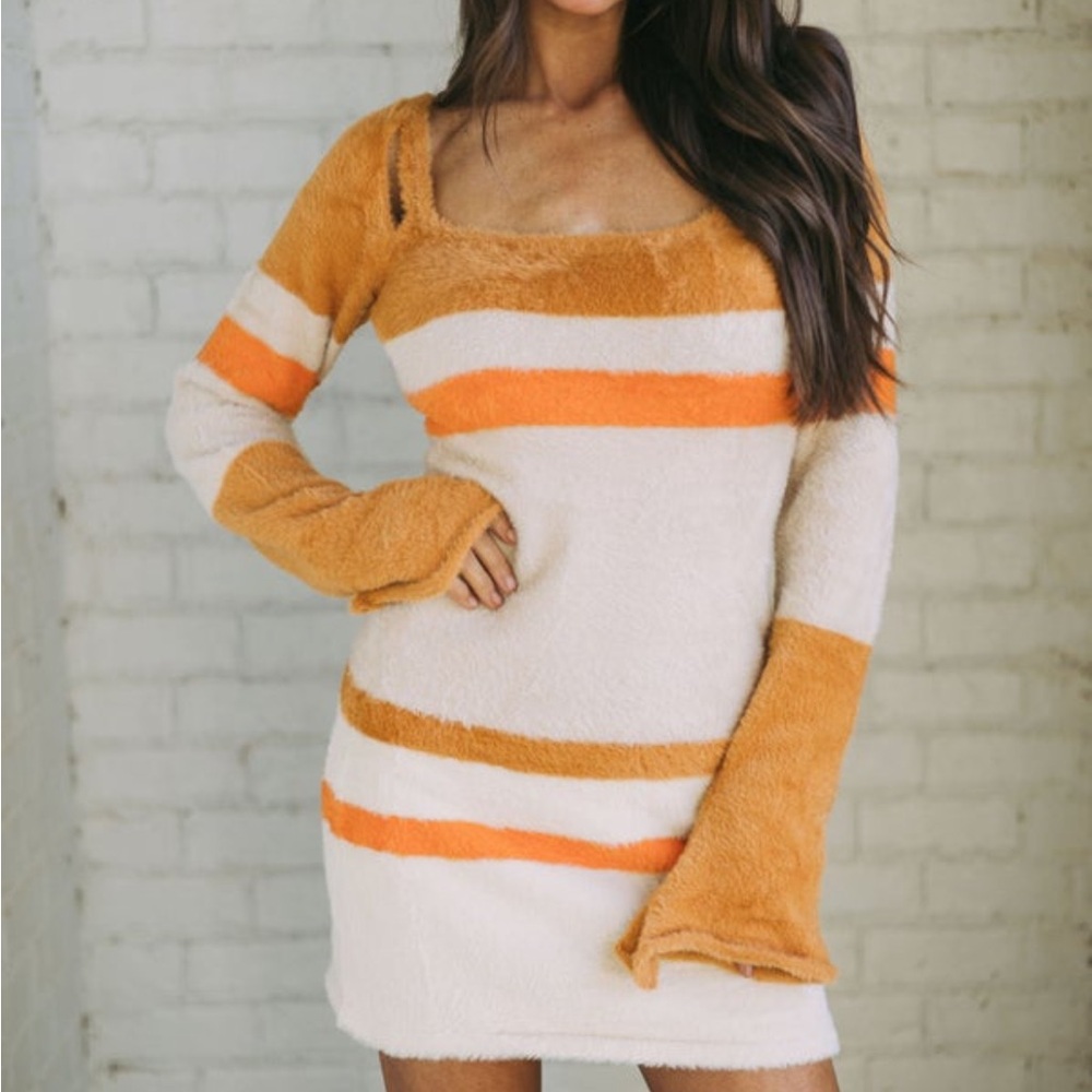 💚🩵🤍2/$40🤍🩵💚Orange and Cream Striped Dress